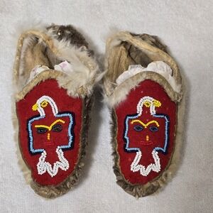 VTG Native American Beaded Child Moccasins Size 1 Fur Lined Thunderbird Handmade